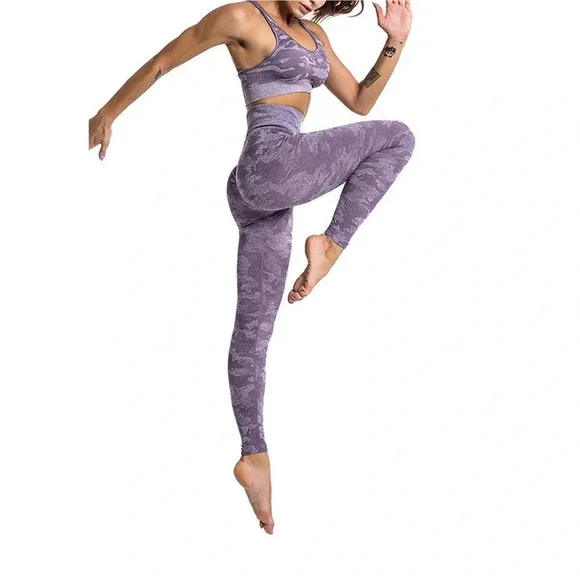 NWOT Women’s tummy control purple camouflage leggings One Size - Picture 2 of 5